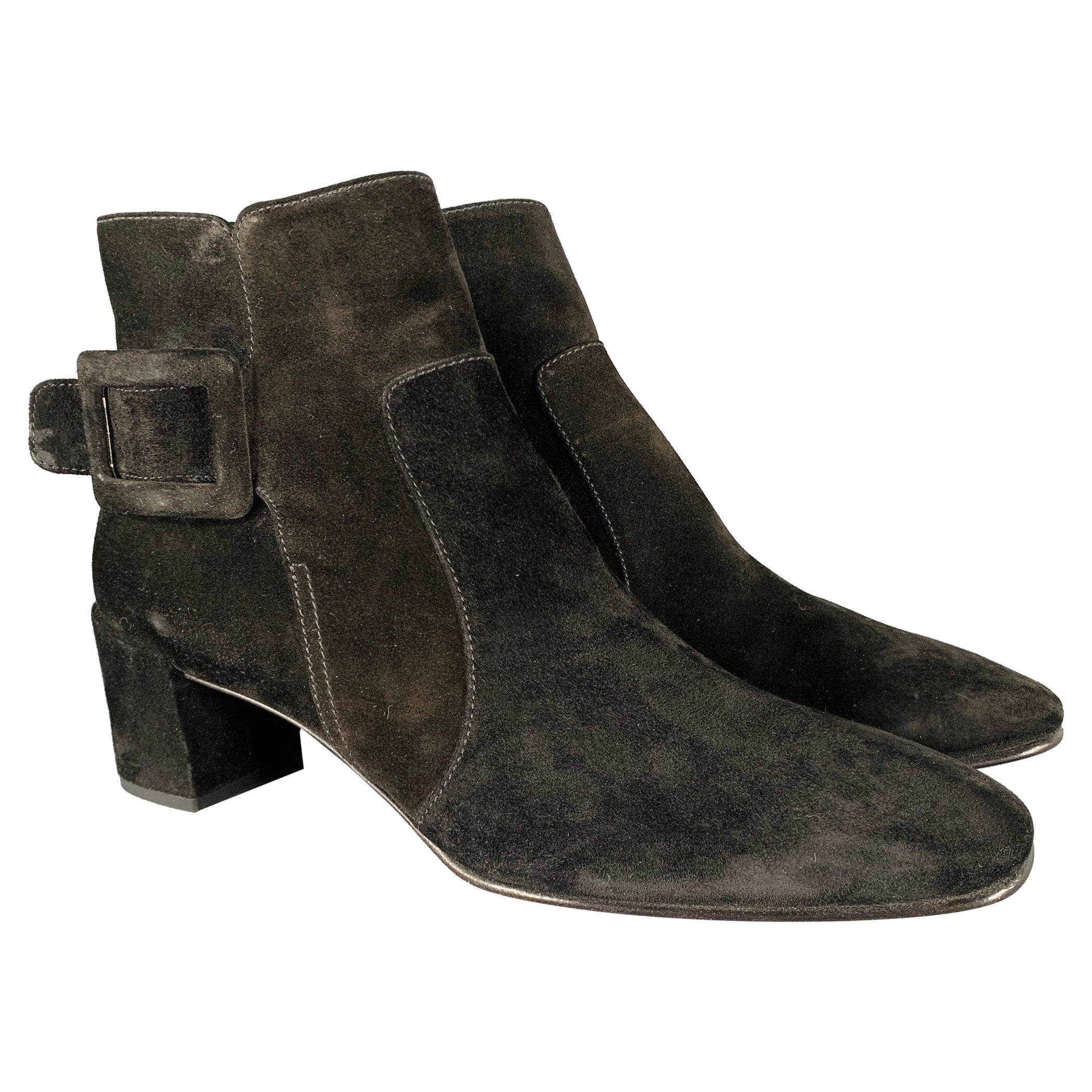 ROGER VIVIER Size 9 Black Suede Chunky Heel Boots For Sale