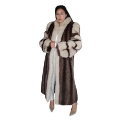 Manteau en fourrure de raton laveur manches renard norvégien taille 12