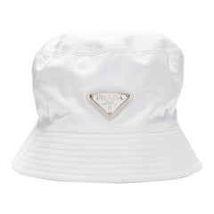 PRADA 2020 Re Nylon Symbole blanc émail triangle logo casquette M
