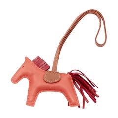HERMES Rodeo PM rotes Leder braun gefranst Schwanz Pferd Tasche Charme