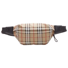 BURBERRY Econyl Signature House Check marrone a scacchi, borsa bum con zip crossbody