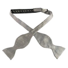 BERGDORF GOODMAN Marineblaue weiße Glenplaid-Seidenkrawatte mit Schleife