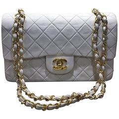 Vintage Chanel Classic White Quilted Lambskin Gold Chain Flap Bag 