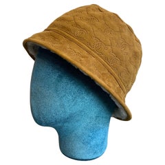 Chanel bucket hat in suede.
