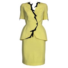 Tailleur jupe à bordure sculptée Thierry Mugler, collection Cruise 1998