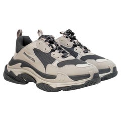 Abbigliamento\ Balenciaga Turnschuhe in Schalform Dreifach-S Bicolor Grigia, Abbigliamento