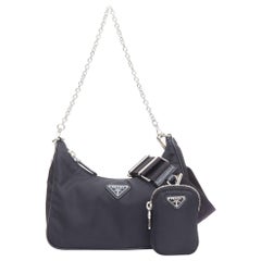 Bolso hobo crossbody PRADA Re-Edition 30 Re-Nylon 3 en 1 de nailon negro con logotipo
