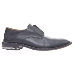 Zapatos brogue con tacón en bloque de cadena plateada y piel negra GIVENCHY