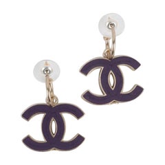 Boucles d'oreilles CC en métal doré de Chanel, 2004