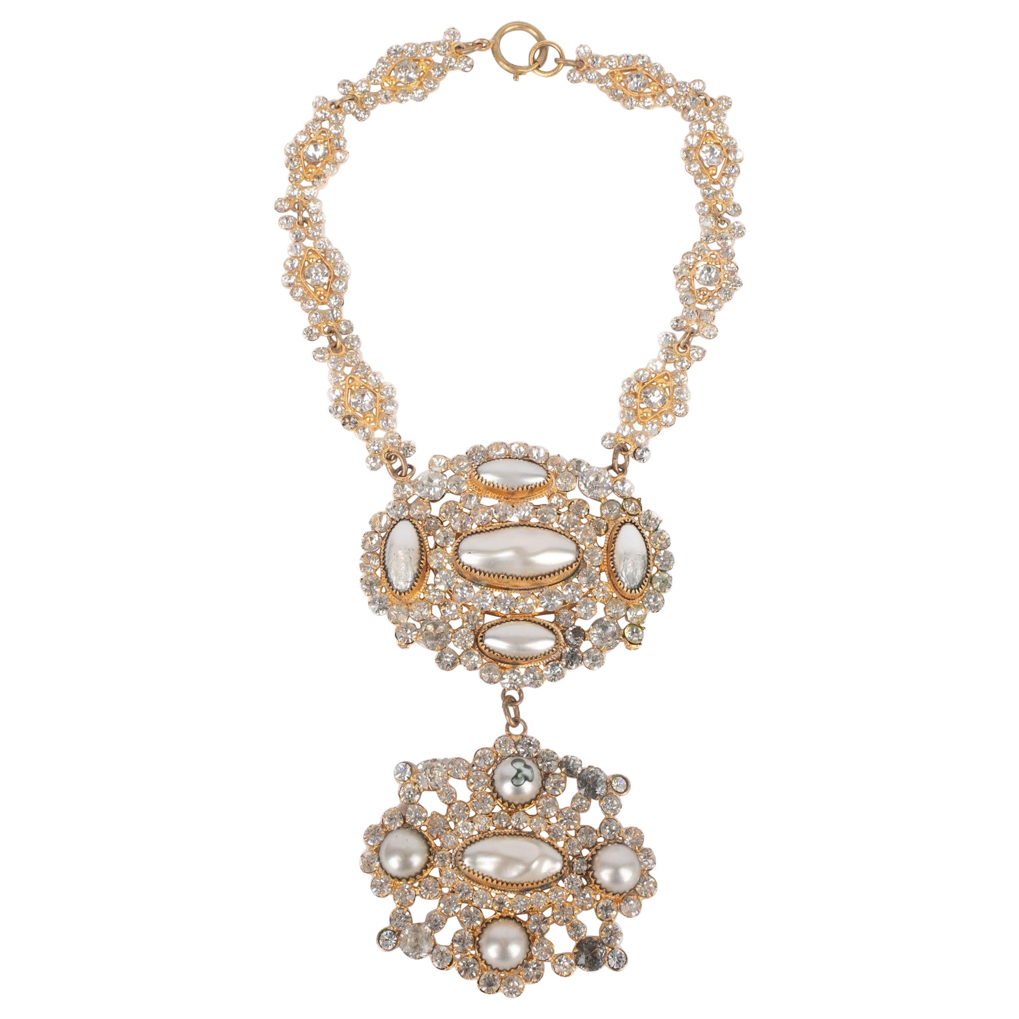 Collar Teatro Drama Metal Dorado con Pedrería en venta