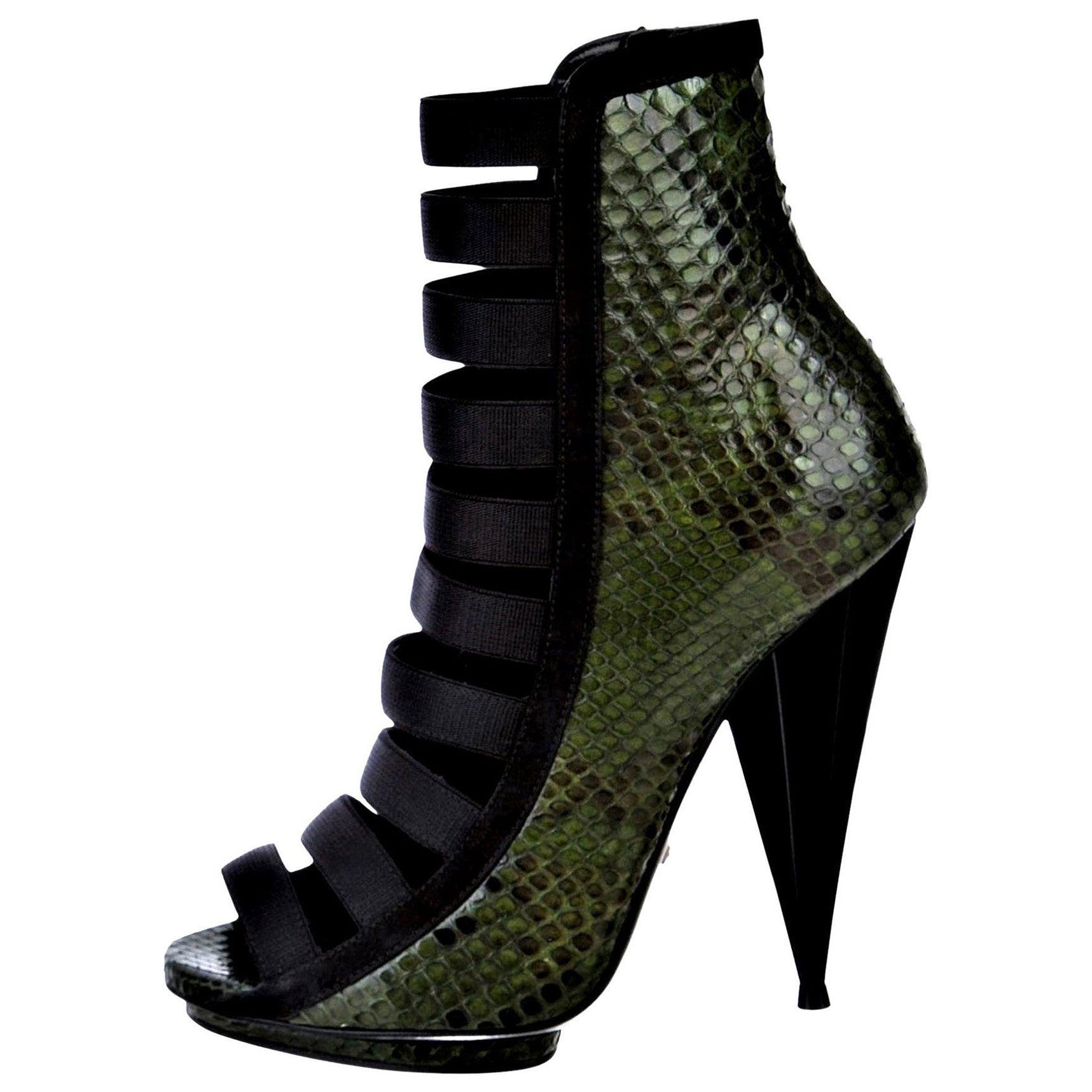 Gucci Bottes à talons Nicki Minaj en peau de serpent python S/S 2014 Runway Taille 38 en vente