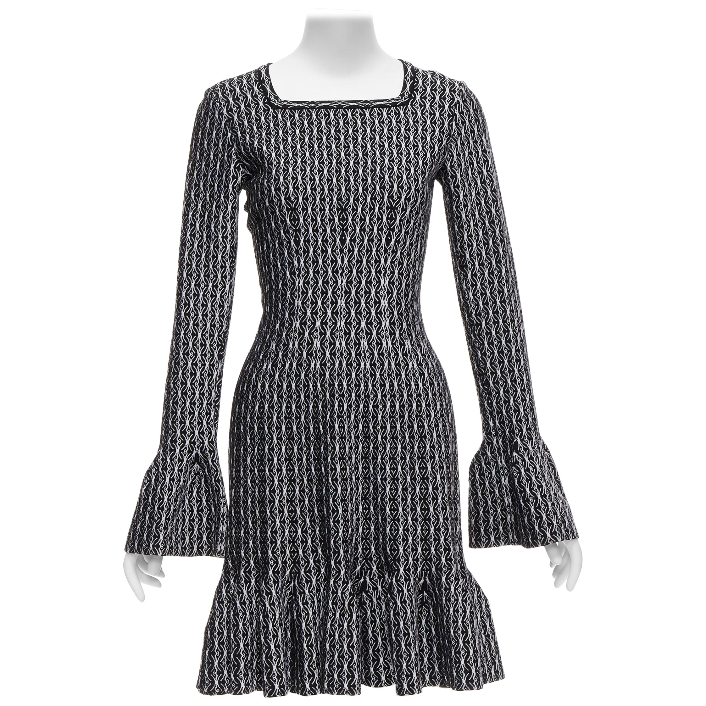 ALAIA negro blanco lana jacquard cuello cuadrado dobladillo acampanado vestido de cóctel FR38 M en venta