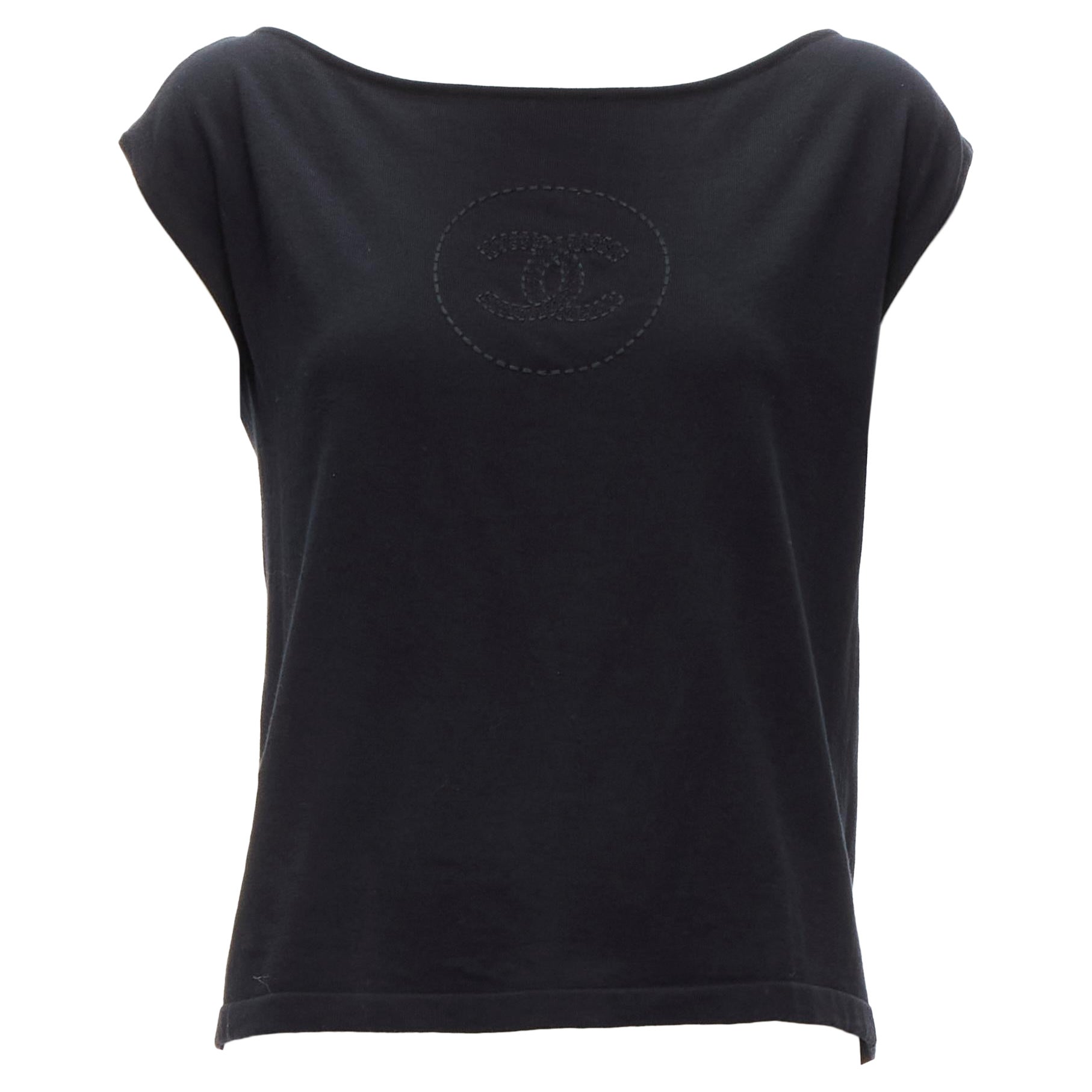 CHANEL 07P Vintage schwarzes CC-Logo-Top aus Baumwolle mit Bootsausschnitt FR36 S im Angebot