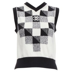 CHANEL 100% cashmere black white graphic check CC logo sweater vest FR36 S