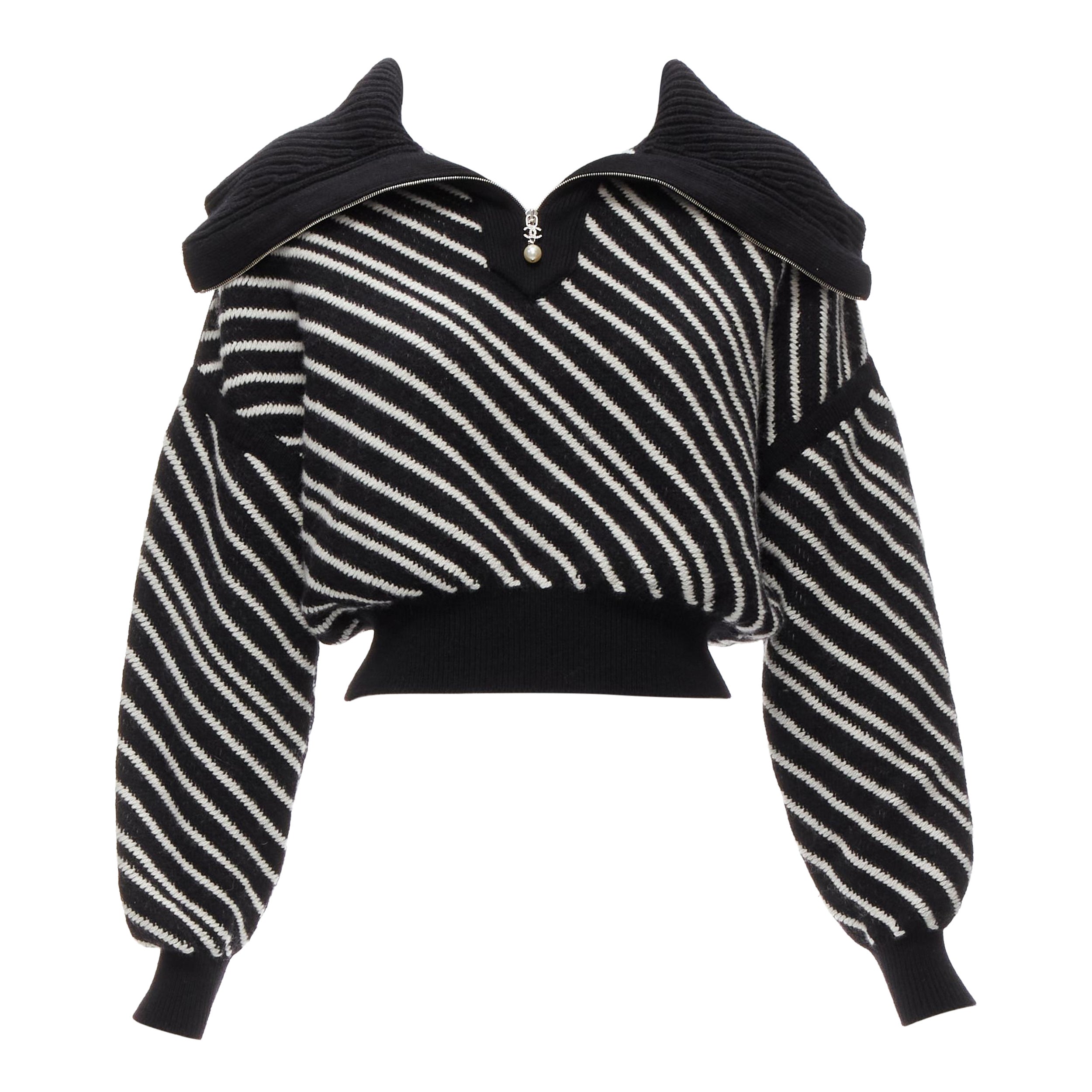 CHANEL 100% Kaschmir Schwarz Weiß Streifen CC Kristall Logo Cropped Pullover FR34 XS