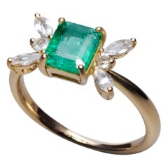Bague Polline en or 18 carats avec émeraude brésilienne de 1 carat  - par Crayons Sao Paulo