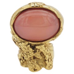 Yves Saint Laurent YSL Arty Anillo de oro grueso con esmalte rosa transparente, talla 6