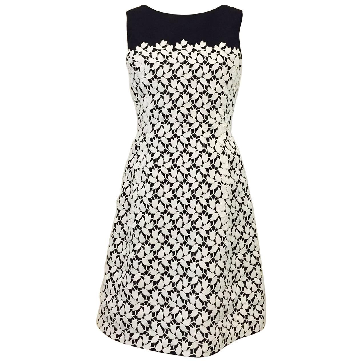 Oscar de la Renta Black Silk Sleeveless Cocktail Dress W Ivory Floral Applique