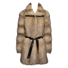 Balenciaga by Nicolas Ghesquière Abrigo de piel de zorro color canela con adornos de piel, FW 2011