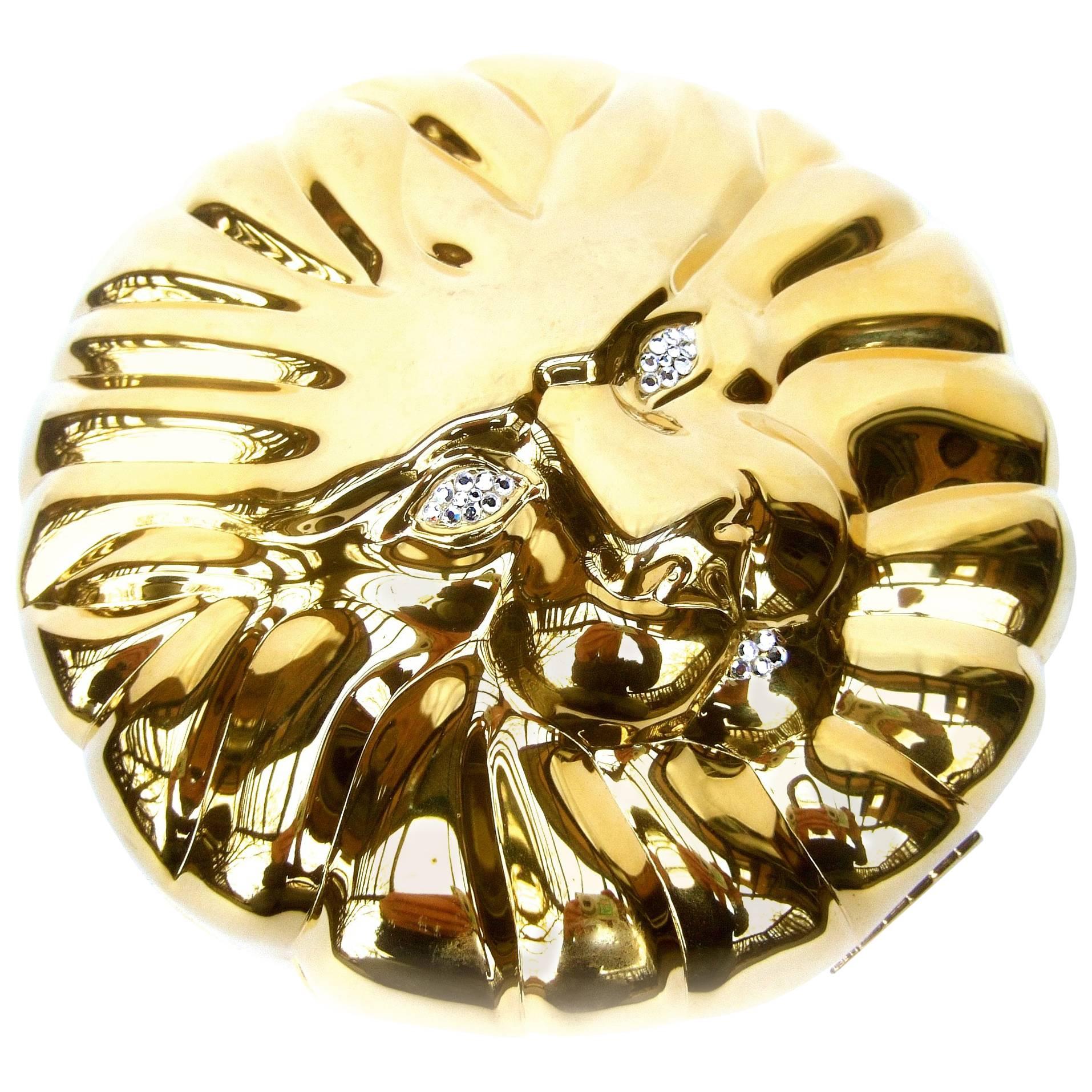 Sac de soirée élégant en métal doré à face de lion, vers 1980 en vente