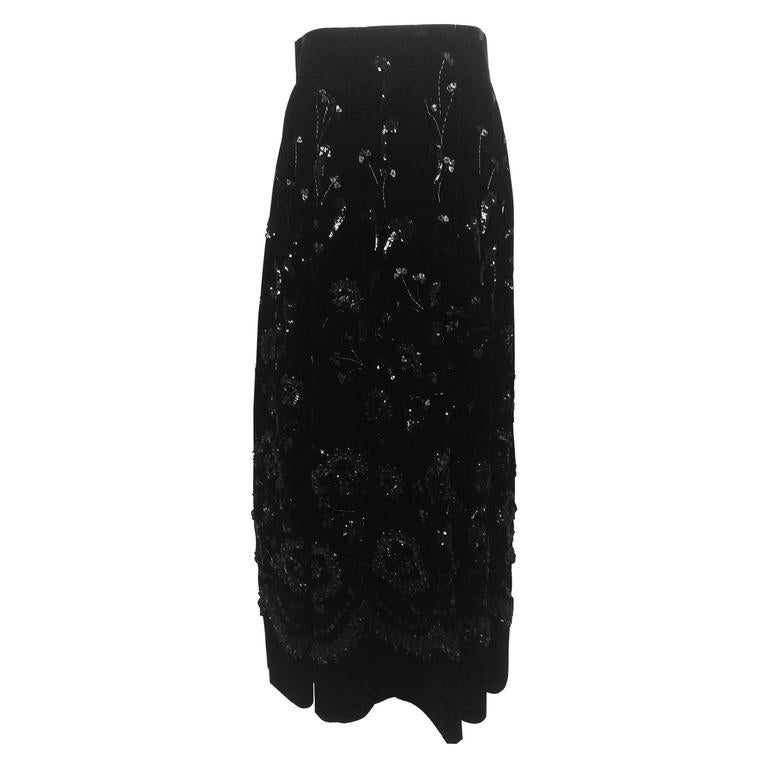 Vintage hand made heavily embroidered and beaded black velvet skirt 1940s For Sale