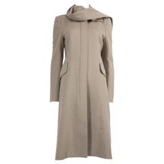 Giorgio Armani Cappotto beige con dettaglio sciarpa di media lunghezza taglia M