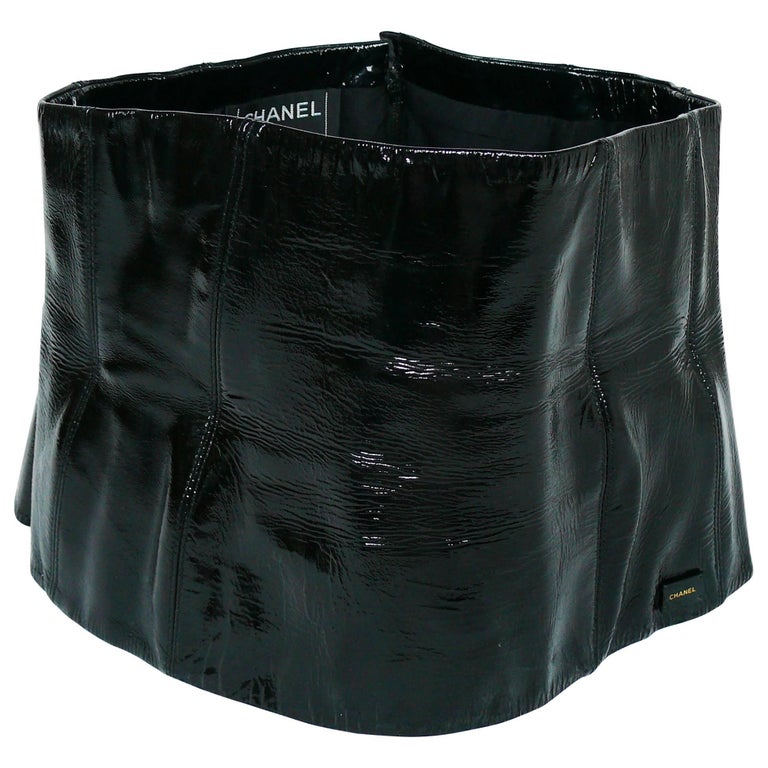 Chanel Black Patent Leather Corset Belt Fall/Winter 2001 Size 36 For Sale  at 1stDibs