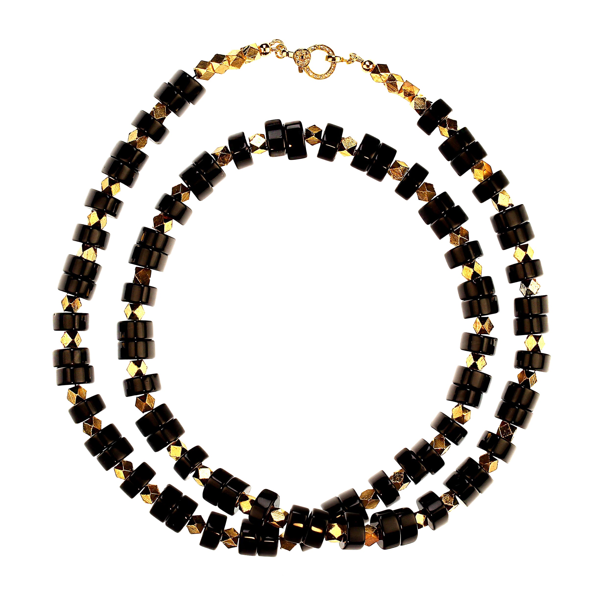 Perlina AJD Collana elegante e di classe con onice nero e accenti dorati e chiusura in vermeil con diamanti in vendita