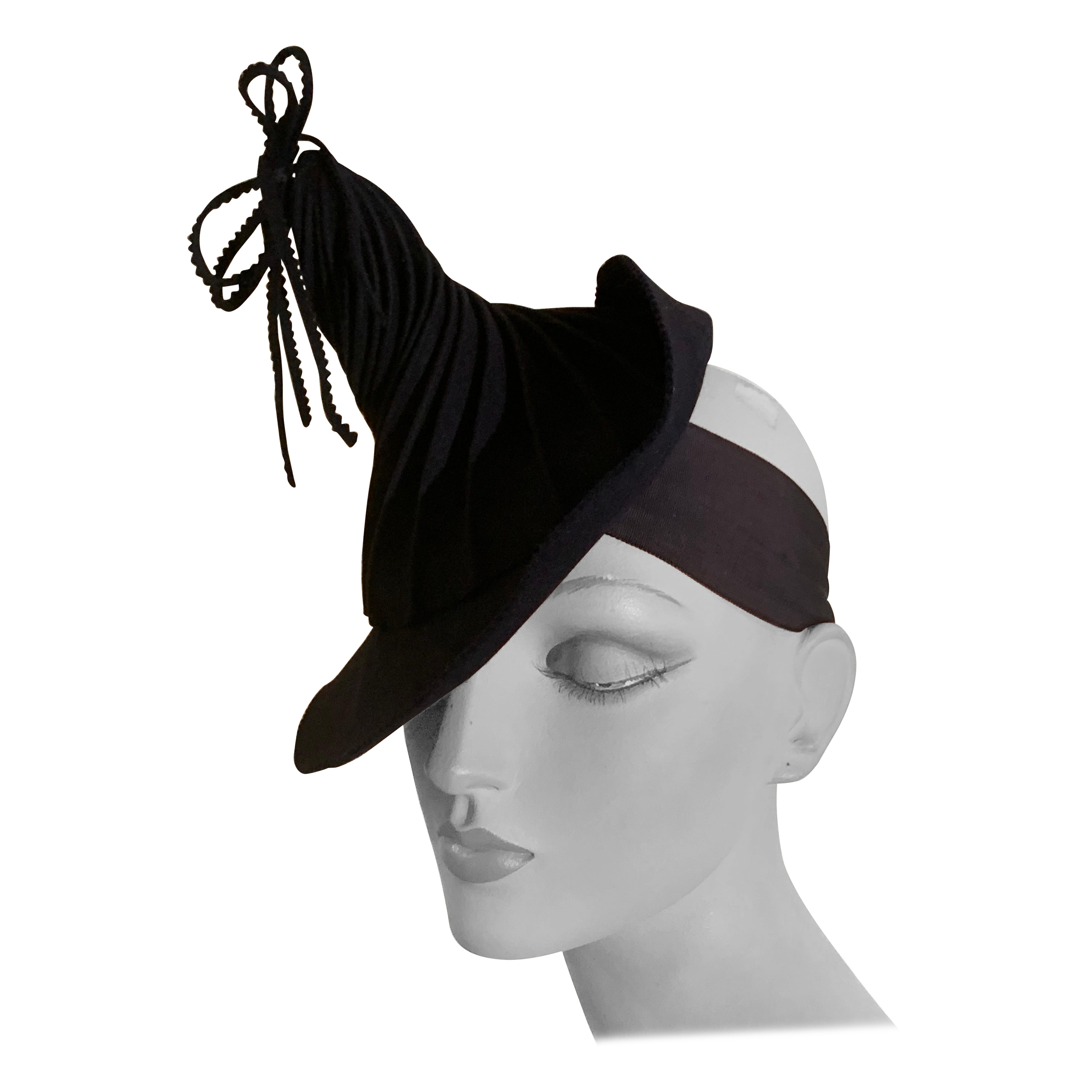 1940s Navy Hattie Carnegie Wool Peaked Spiral Toy Tilt Hat