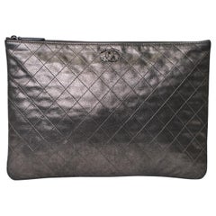 Clutch Chanel Flower CC Grigio Satinato