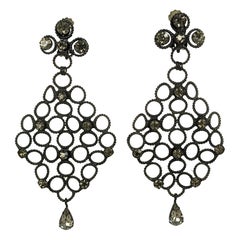 Pendientes elaborados de cristal de araña Robert The of NY