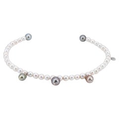 Modern Choker with white Freshwater and lustrous dangling Tahiti pearls