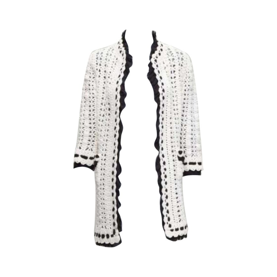 Chanel 05P Runway crema in maglia all'uncinetto con finiture in seta nera, cappotto cardigan FR38 M in vendita