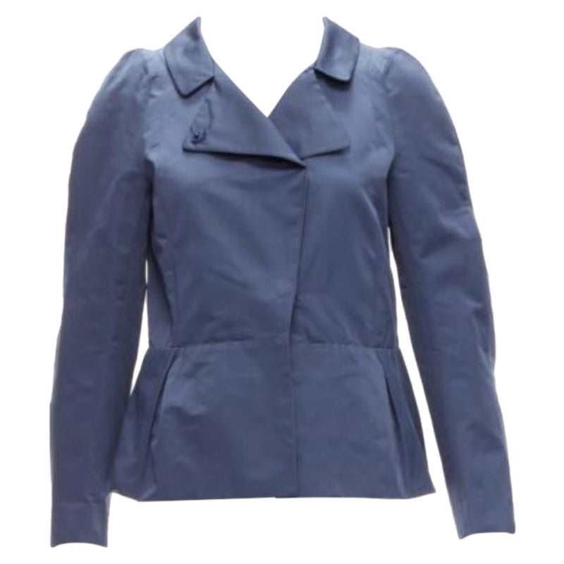 MARNI Veste courte minimale à épaules bouffantes et à péplum structurel en satin bleu taille IT 42 M