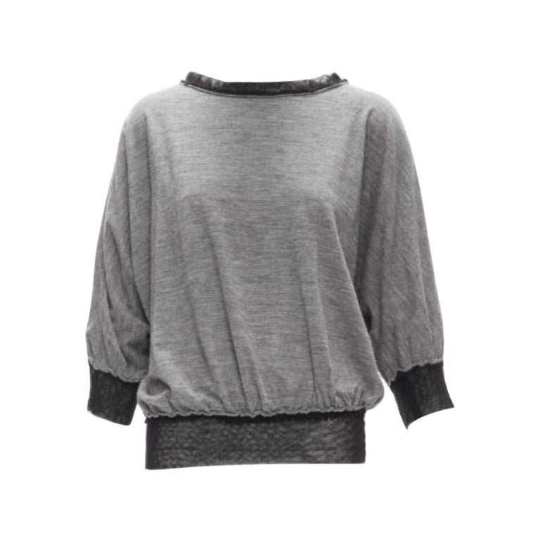 LANVIN 2005 - Pull battant gris clair à bordure en maille de laine et cachemire FR36 S