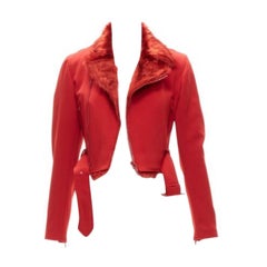 YOHJI YAMAMOTO Rote Bikerjacke mit Gürtel und Kunstpelzkragen und 3 Streifen und Kurzarm S