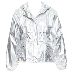 Moncler in cotone spalmato d'argento, increspato in vita e con cappuccio, giacca a vento Sz2