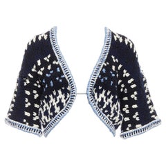 CHANEL marineblau-weiß-schwarze Strickjacke mit Zopfmuster, kurz geschnitten FR36 S