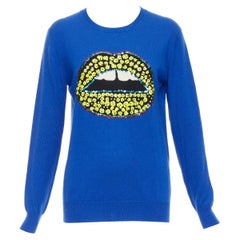 MARKUS LUPFER Blauer Pullover aus Merinowolle mit gelben Pailletten und Lippenstiften S