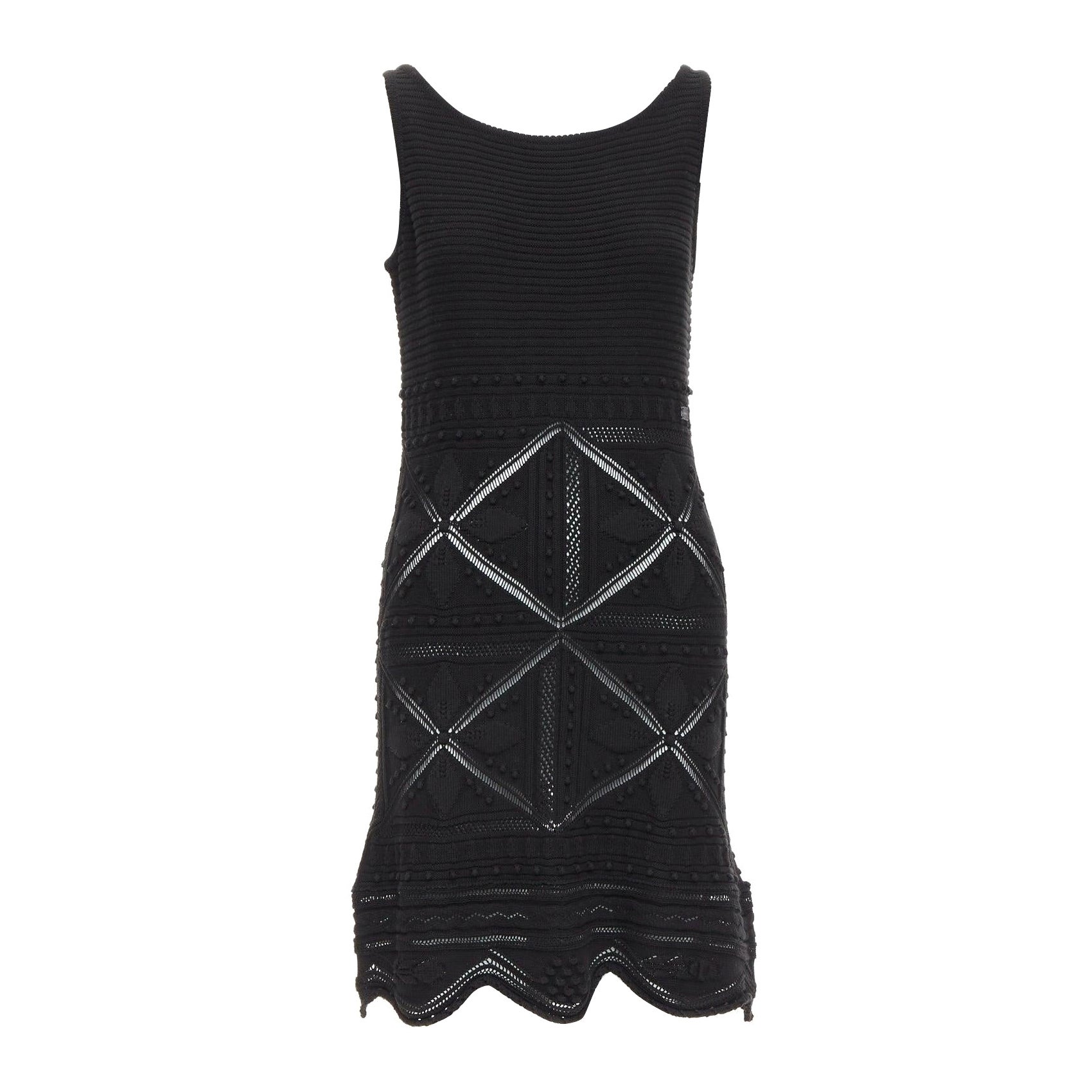 Chanel 04P abito al ginocchio in maglia di cotone nero con pointelle floreali e trasparenti FR38 M. in vendita