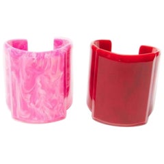TOGA ARCHIVES pink red acrylic marble swirl oversized cuffs set