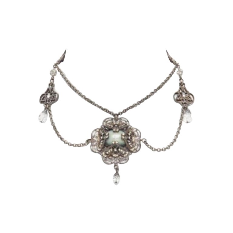 DOLCE & Gabbana - Collana con lampadario in cristallo opale barocco e strass in vendita
