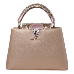 Borsa a tracolla Louis Vuitton Capucines BB Pitone Oro