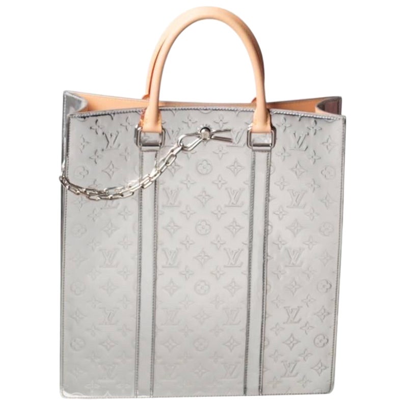 Louis Vuitton Sac Plat Mirror - 4 For Sale on 1stDibs Louis Vuitton Sac Plat Mirror - 4 For Sale on 1stDibs