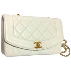 Vintage CHANEL white lambskin flap chain shoulder bag, classic 2.55 bag.