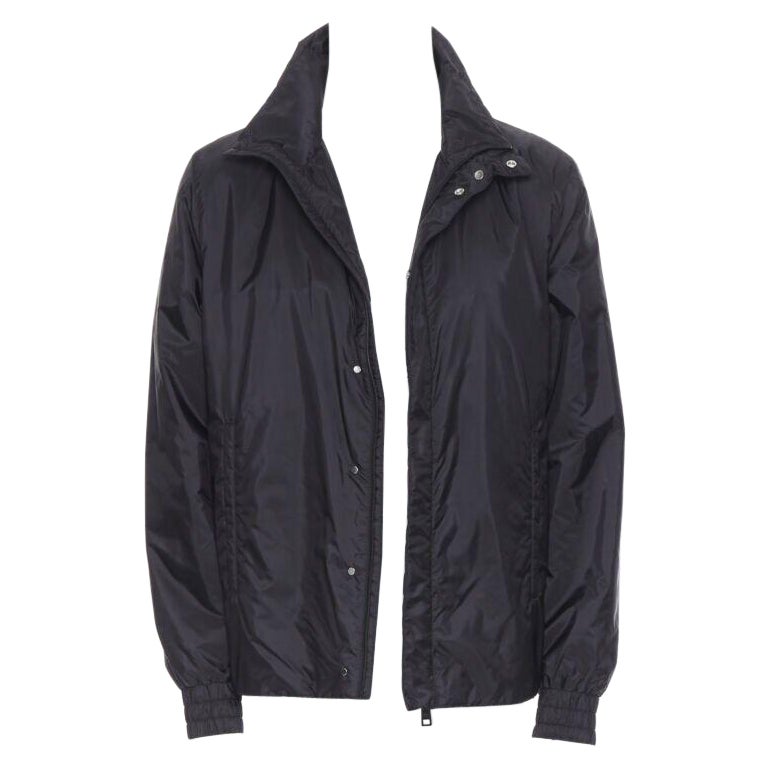 PRADA 2018 black nylon triangle rubber logo detail padded jacket IT50 L For Sale