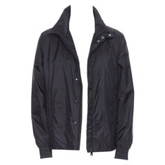 PRADA 2018 giacca imbottita in nylon nero con dettaglio logo a triangolo in gomma IT50 L.A.