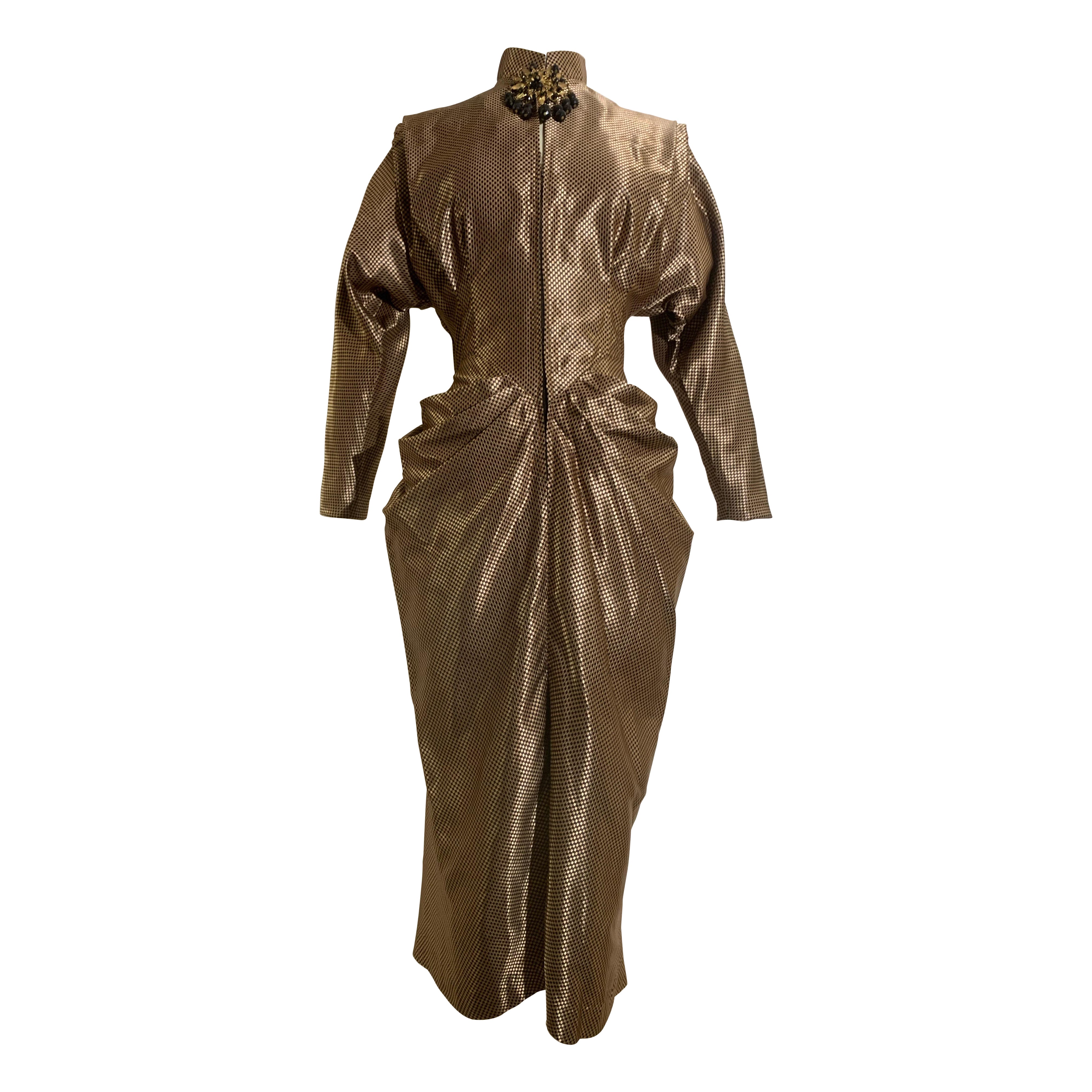 Spettacolare abito da cocktail Film Noir anni '40 a quadretti oro/nero con drappeggio sull'anca in vendita