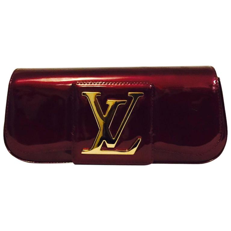 Louis Vuitton Vernis SoBe Clutch Rouge Fauviste at 1stDibs | louis ...