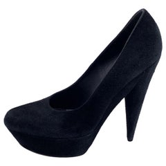 Yves Saint Laurent Schwarze Wildleder Plateau Pumps mit geschlossener Zehe und Absatz 40